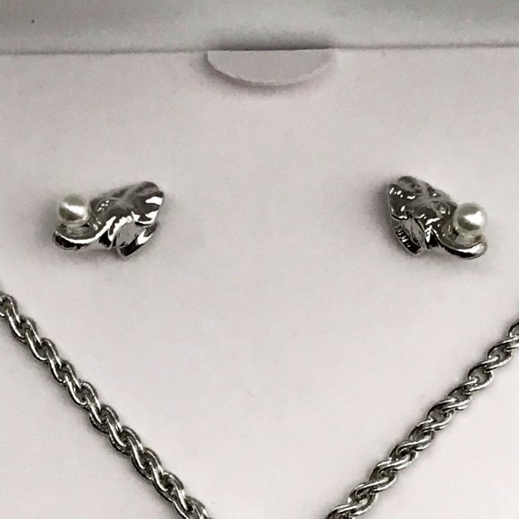 -NEW Elephant Pearl Pendant Necklace & Earrings Set - Picture 7 of 12